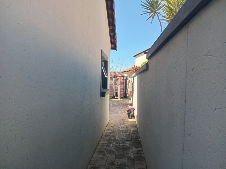 3 Bedroom Property for Sale in Rua Vista Gauteng