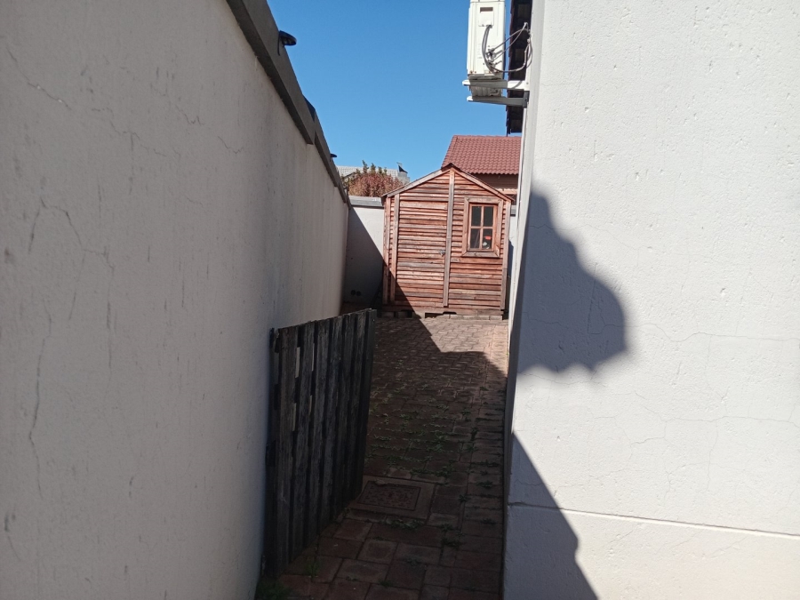3 Bedroom Property for Sale in Rua Vista Gauteng