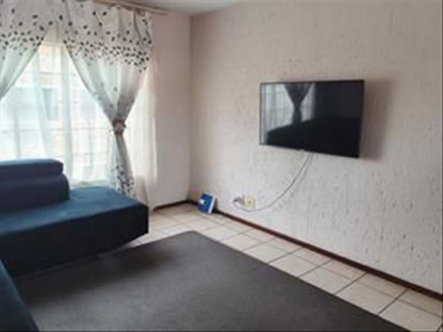 2 Bedroom Property for Sale in Hughes Gauteng