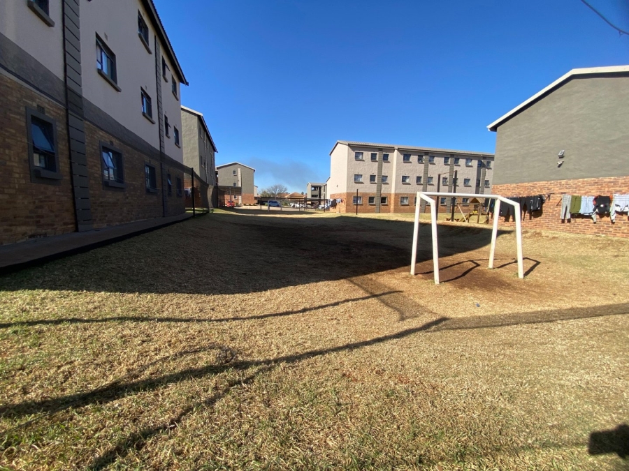 To Let 2 Bedroom Property for Rent in Kenleaf Gauteng