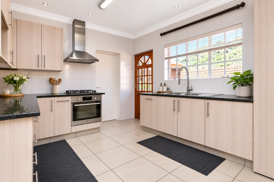 2 Bedroom Property for Sale in Amorosa Gauteng