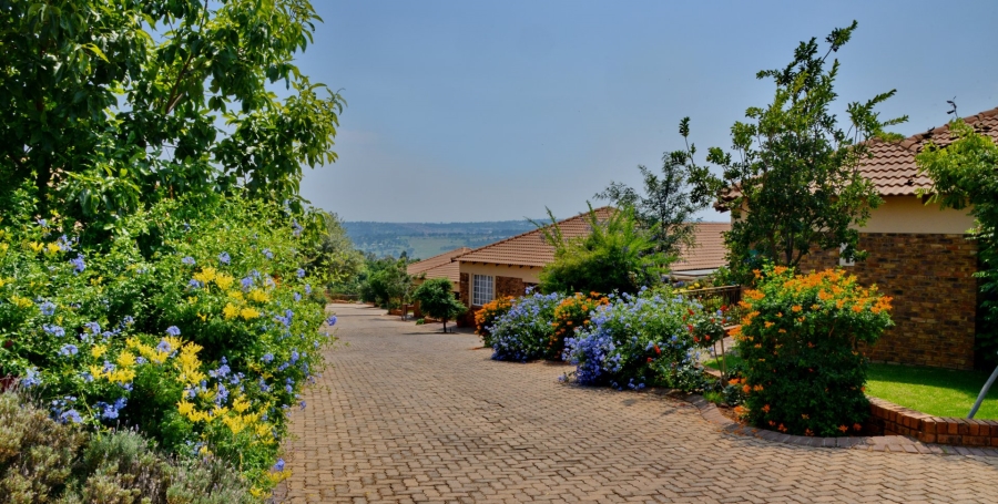 2 Bedroom Property for Sale in Amorosa Gauteng