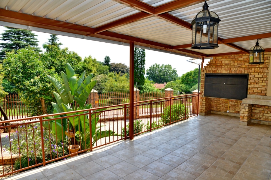 2 Bedroom Property for Sale in Amorosa Gauteng