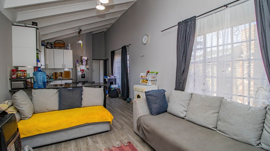 5 Bedroom Property for Sale in Bonaero Park Gauteng