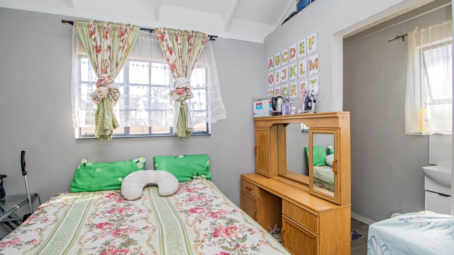 5 Bedroom Property for Sale in Bonaero Park Gauteng