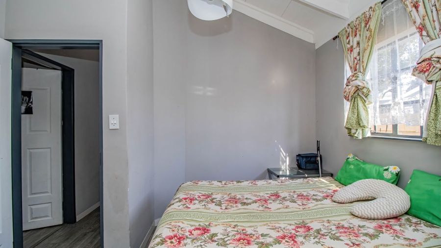 5 Bedroom Property for Sale in Bonaero Park Gauteng