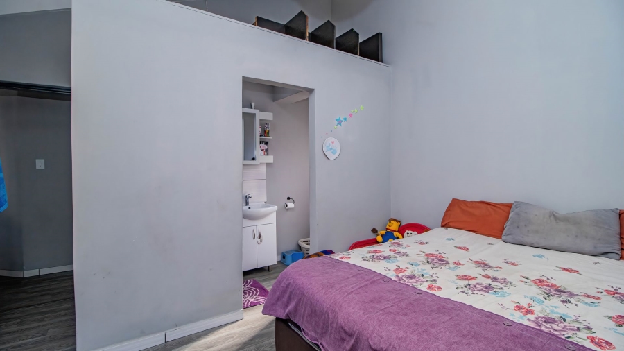 5 Bedroom Property for Sale in Bonaero Park Gauteng