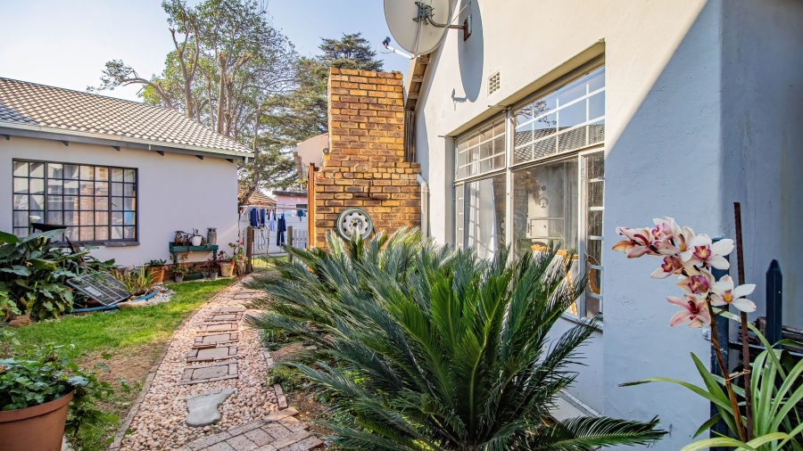 5 Bedroom Property for Sale in Bonaero Park Gauteng