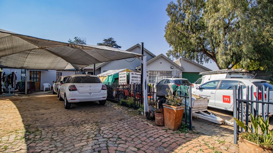 5 Bedroom Property for Sale in Bonaero Park Gauteng