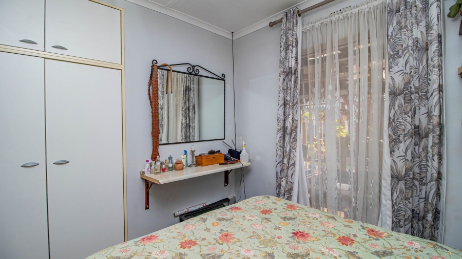 5 Bedroom Property for Sale in Bonaero Park Gauteng