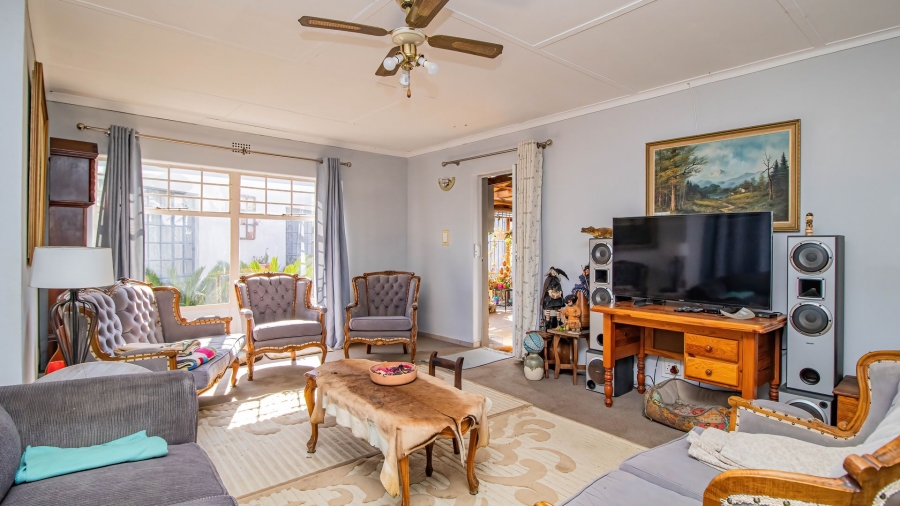 5 Bedroom Property for Sale in Bonaero Park Gauteng