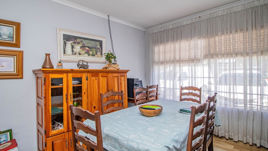 5 Bedroom Property for Sale in Bonaero Park Gauteng