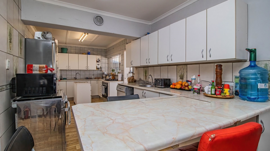 5 Bedroom Property for Sale in Bonaero Park Gauteng
