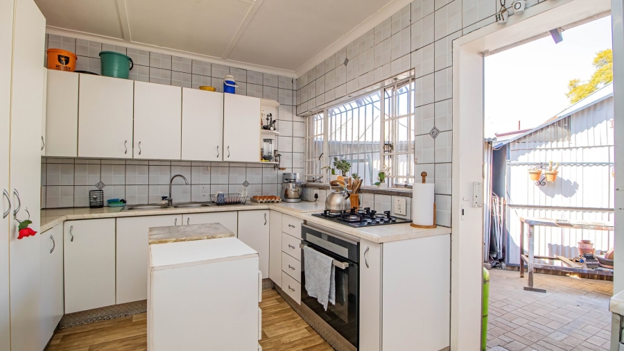 5 Bedroom Property for Sale in Bonaero Park Gauteng
