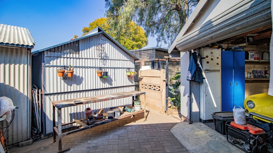 5 Bedroom Property for Sale in Bonaero Park Gauteng