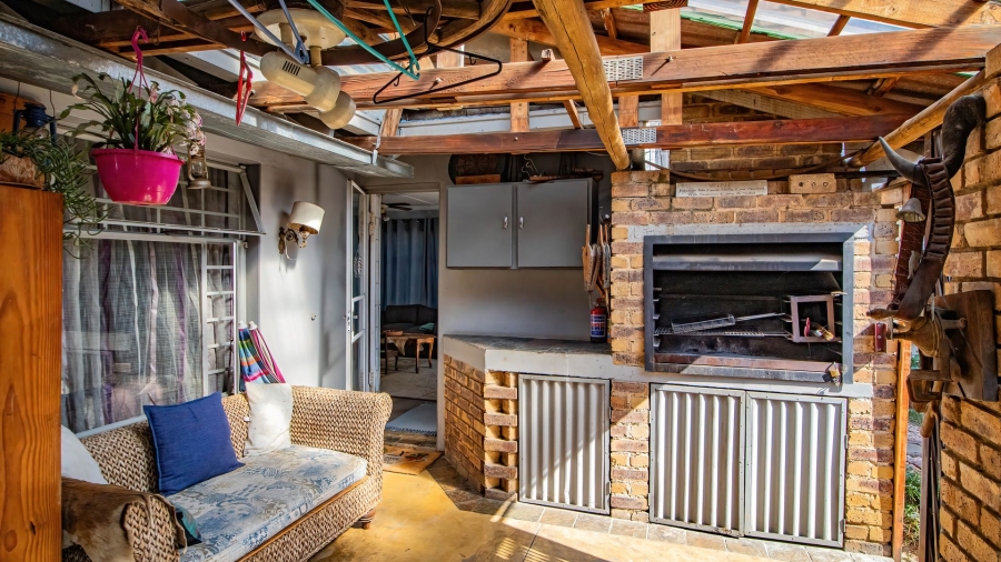 5 Bedroom Property for Sale in Bonaero Park Gauteng
