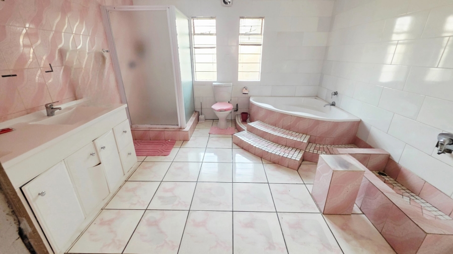 3 Bedroom Property for Sale in Laudium Gauteng