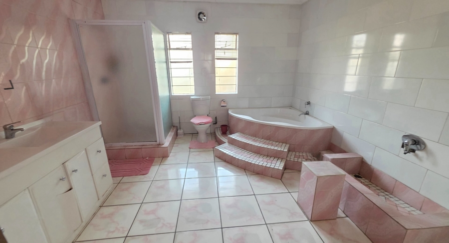 3 Bedroom Property for Sale in Laudium Gauteng
