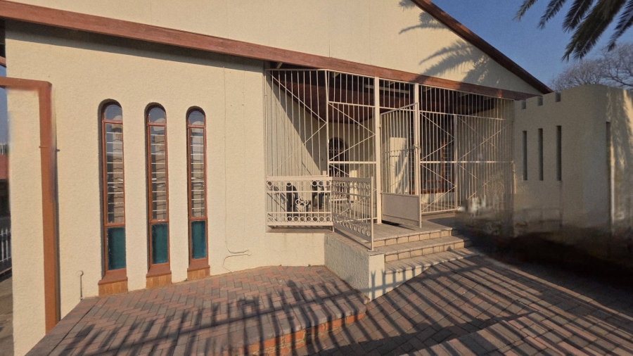 3 Bedroom Property for Sale in Laudium Gauteng