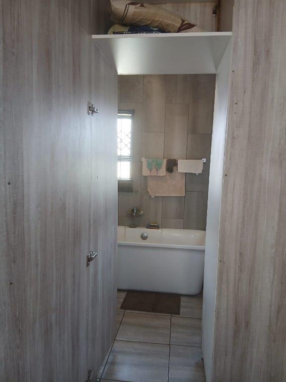 3 Bedroom Property for Sale in Mountain View Gauteng