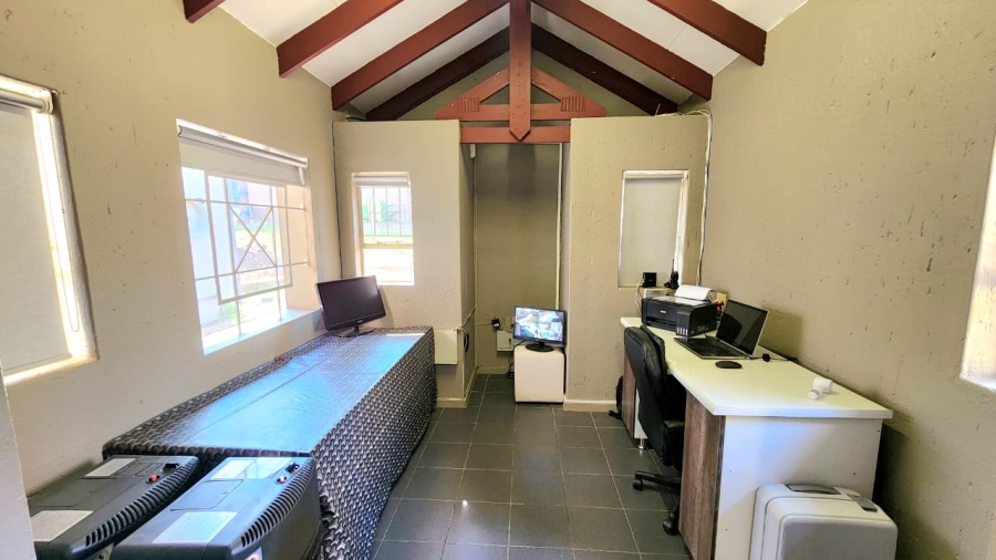 7 Bedroom Property for Sale in Winchester Hills Gauteng