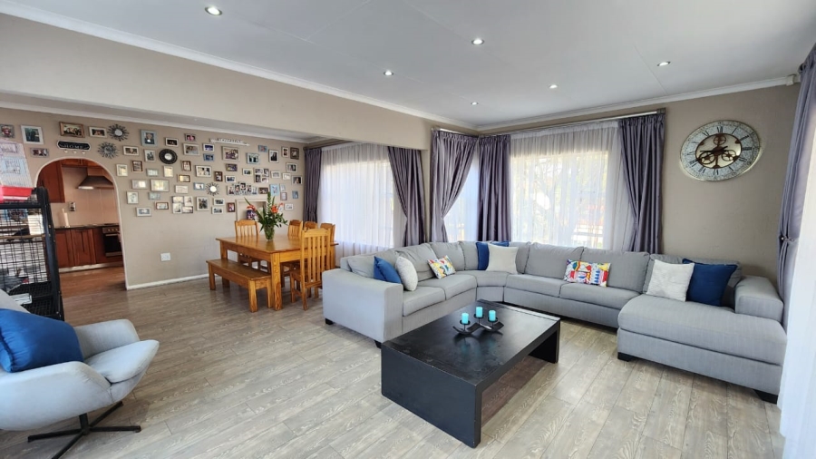 7 Bedroom Property for Sale in Winchester Hills Gauteng