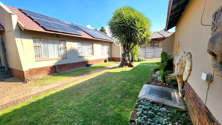 7 Bedroom Property for Sale in Winchester Hills Gauteng