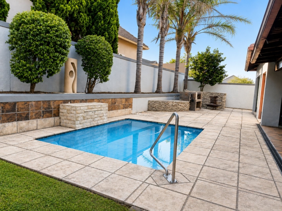 4 Bedroom Property for Sale in Rietvlei Ridge Country Estate Gauteng