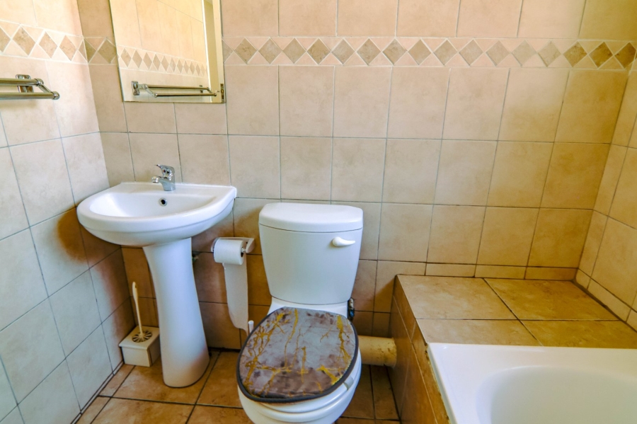 To Let 3 Bedroom Property for Rent in The Reeds Gauteng