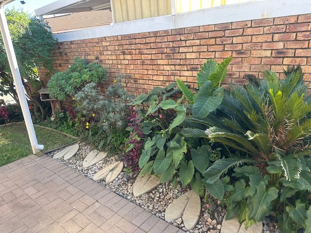 To Let 2 Bedroom Property for Rent in Honeydew Manor Gauteng