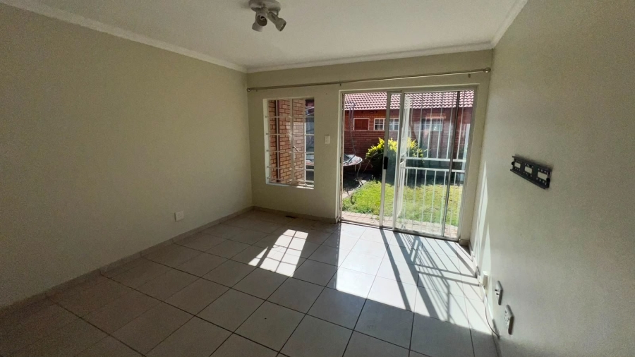 2 Bedroom Property for Sale in Equestria Gauteng