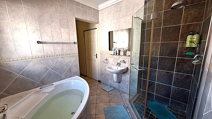 3 Bedroom Property for Sale in Montecello Estate Gauteng