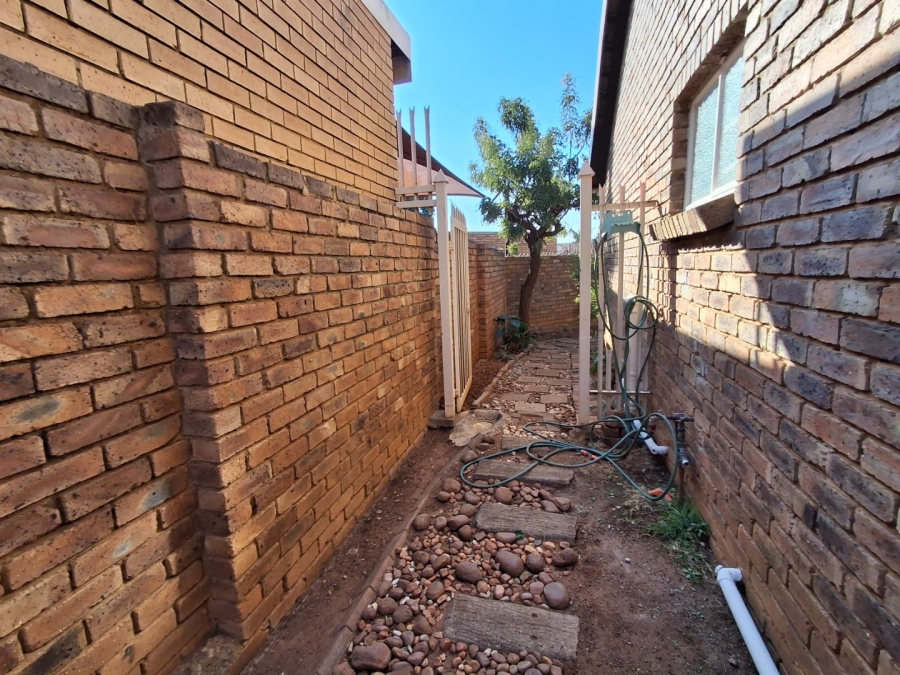 3 Bedroom Property for Sale in Magalieskruin Gauteng