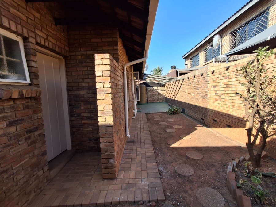 3 Bedroom Property for Sale in Magalieskruin Gauteng