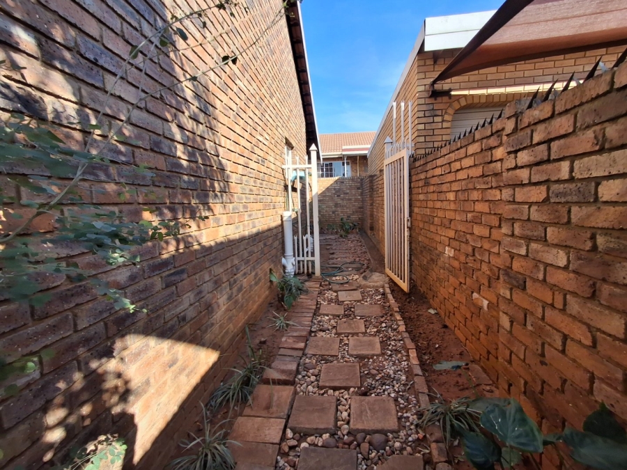 3 Bedroom Property for Sale in Magalieskruin Gauteng