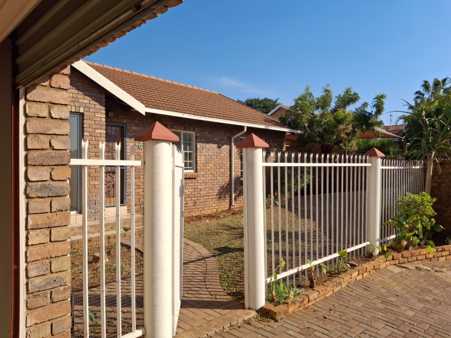 3 Bedroom Property for Sale in Magalieskruin Gauteng