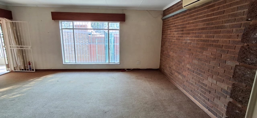 5 Bedroom Property for Sale in Florauna Gauteng