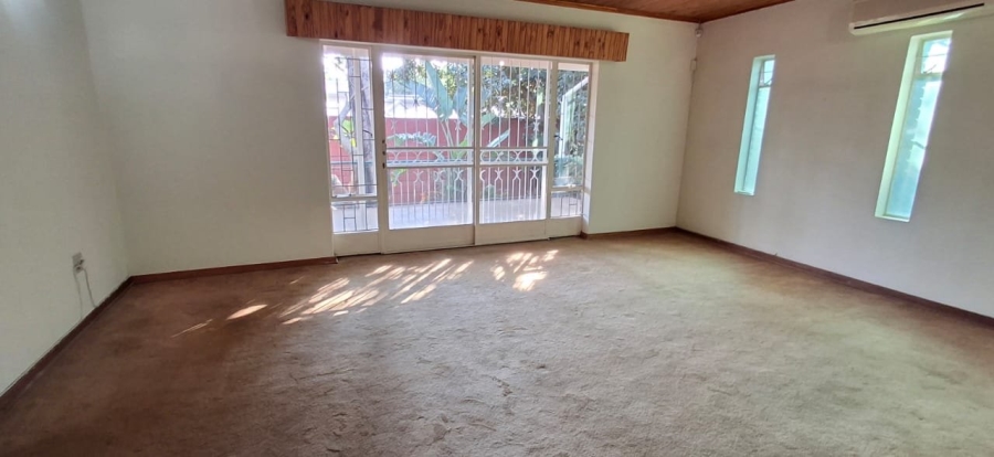 5 Bedroom Property for Sale in Florauna Gauteng