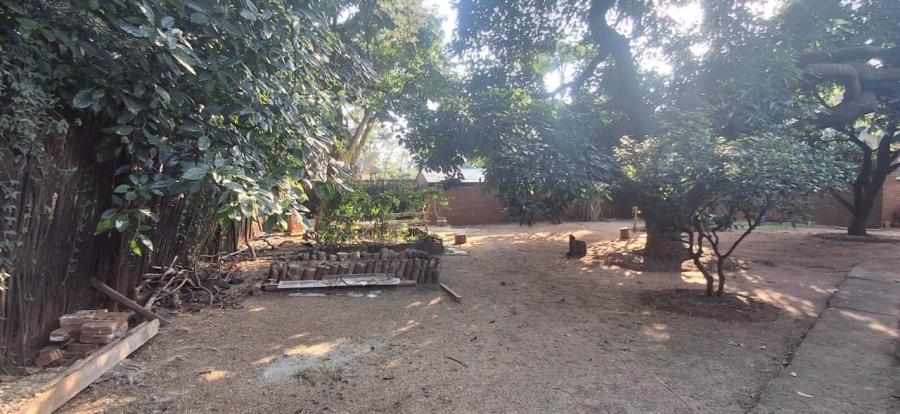 5 Bedroom Property for Sale in Florauna Gauteng