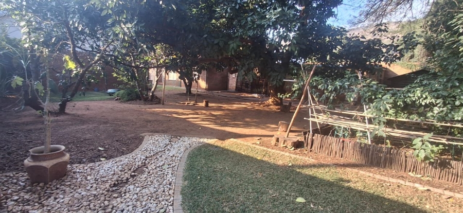 5 Bedroom Property for Sale in Florauna Gauteng