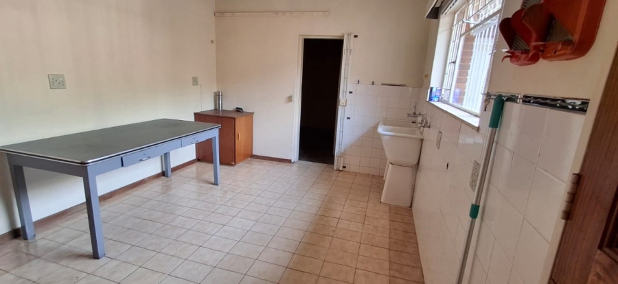 5 Bedroom Property for Sale in Florauna Gauteng