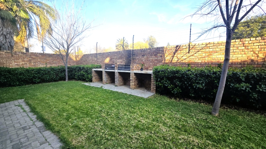 To Let 2 Bedroom Property for Rent in Lynnwood Gauteng