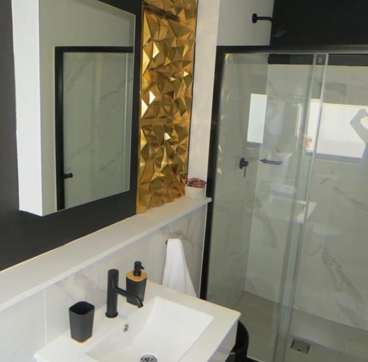1 Bedroom Property for Sale in Waterfall Gauteng