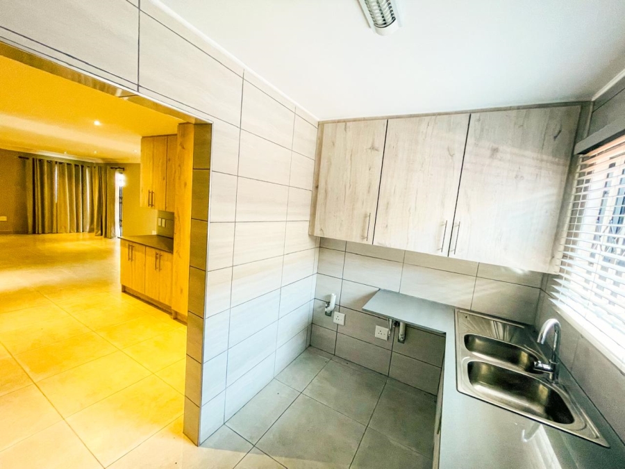 3 Bedroom Property for Sale in Brackenhurst Gauteng