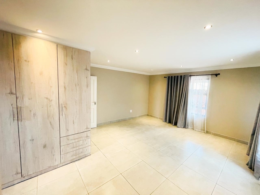 3 Bedroom Property for Sale in Brackenhurst Gauteng