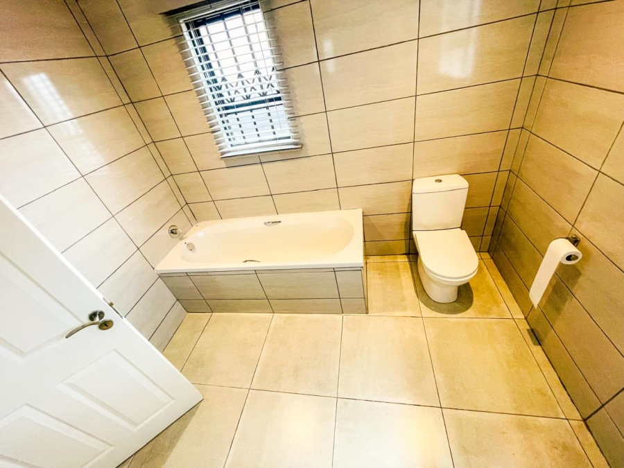 3 Bedroom Property for Sale in Brackenhurst Gauteng