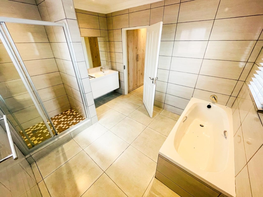 3 Bedroom Property for Sale in Brackenhurst Gauteng