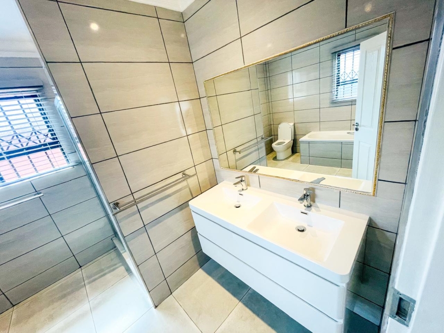 3 Bedroom Property for Sale in Brackenhurst Gauteng