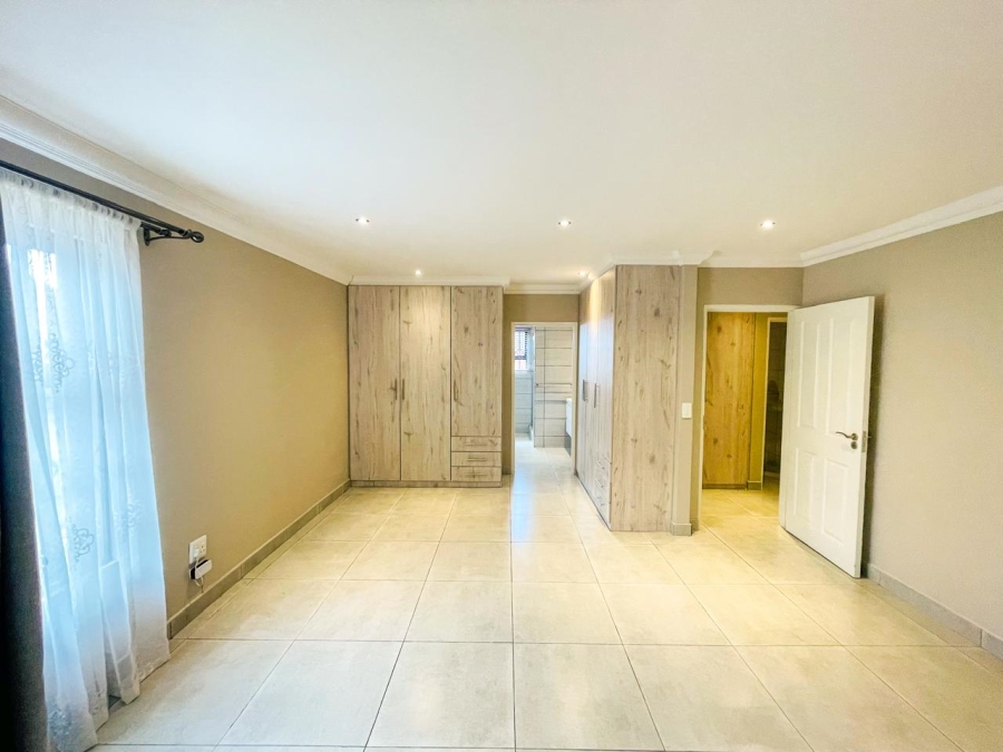 3 Bedroom Property for Sale in Brackenhurst Gauteng