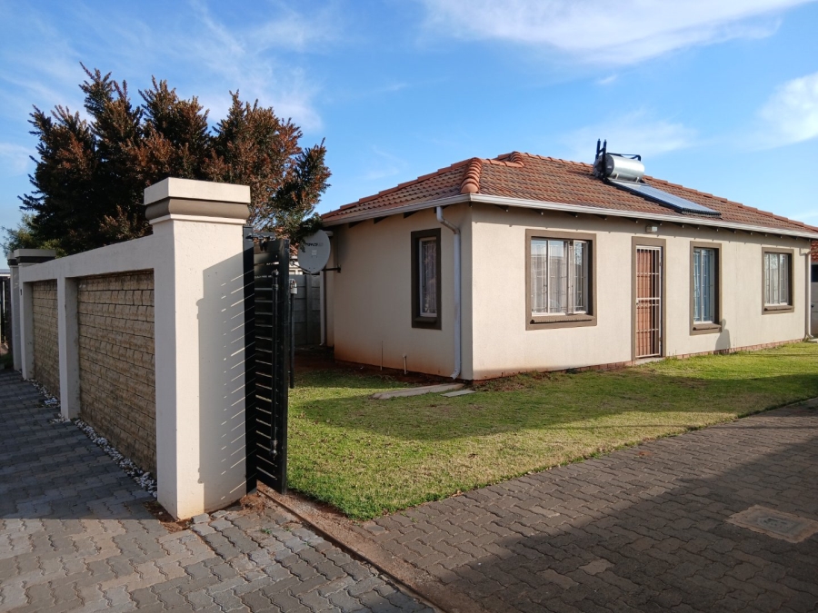 3 Bedroom Property for Sale in Sky City Gauteng